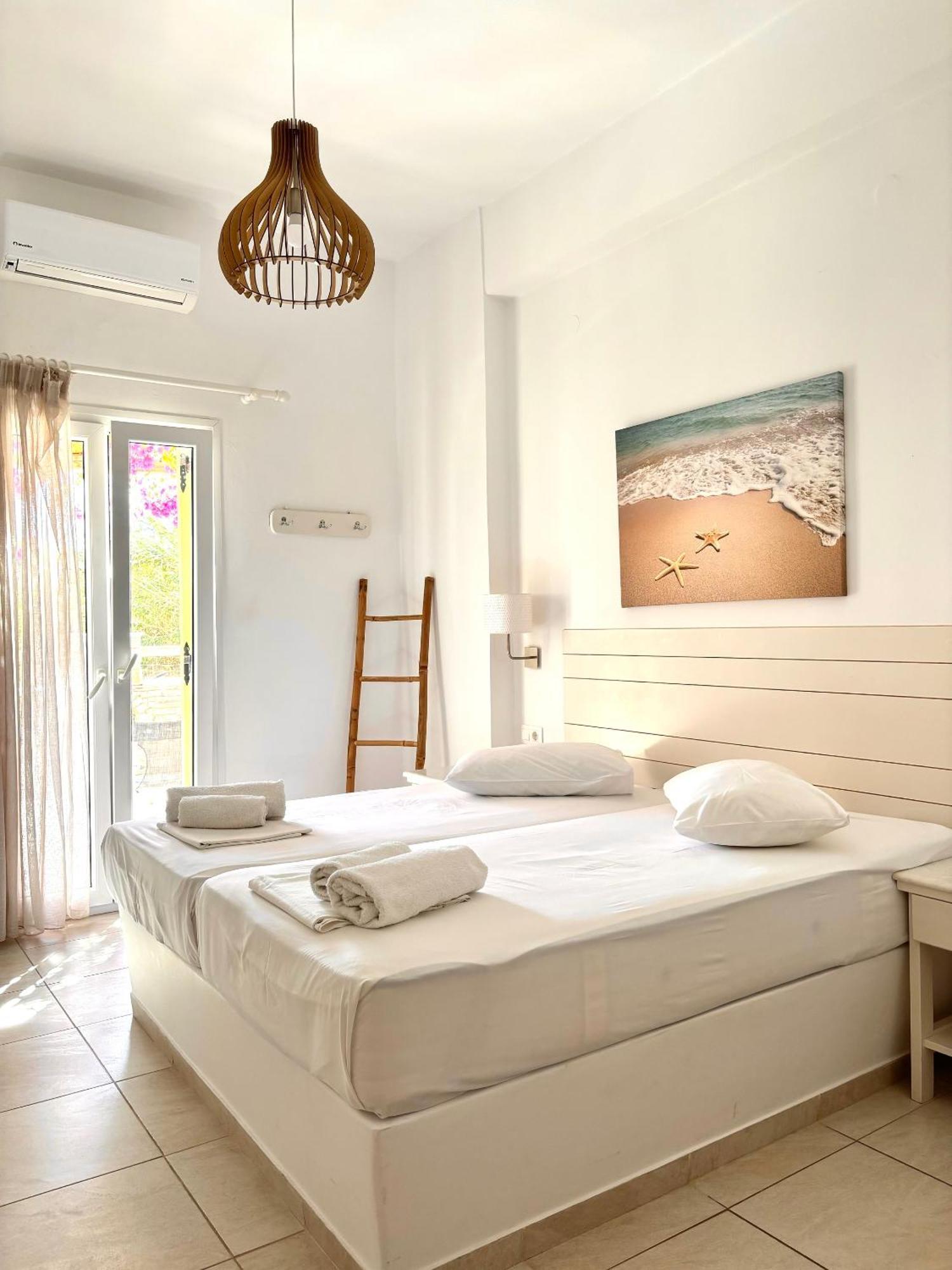Aegeo Inn Antiparos ภายนอก รูปภาพ